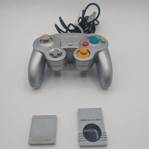 Nintendo GameCube Silver Controller DOL-003 and 2x Memory Card - Tested